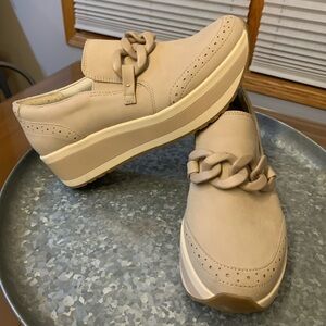 Dolce Vita Bozlee Platform Wedge Loafer - Women’s Size 9 - Tan & Cream in Color